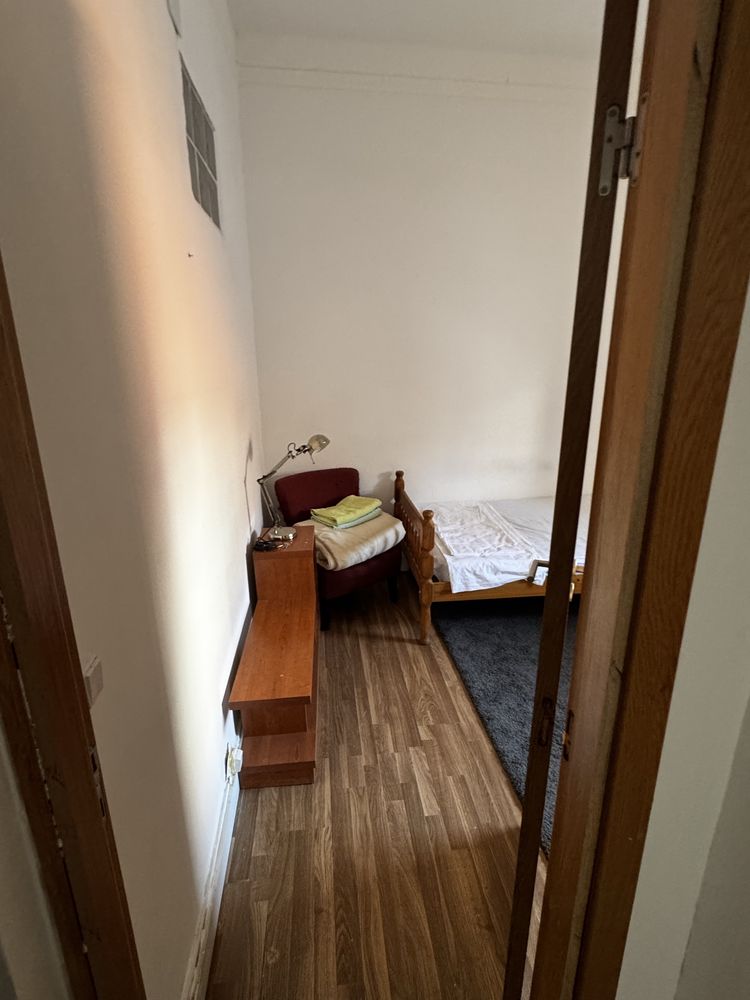 Aluga-se quarto em olaias