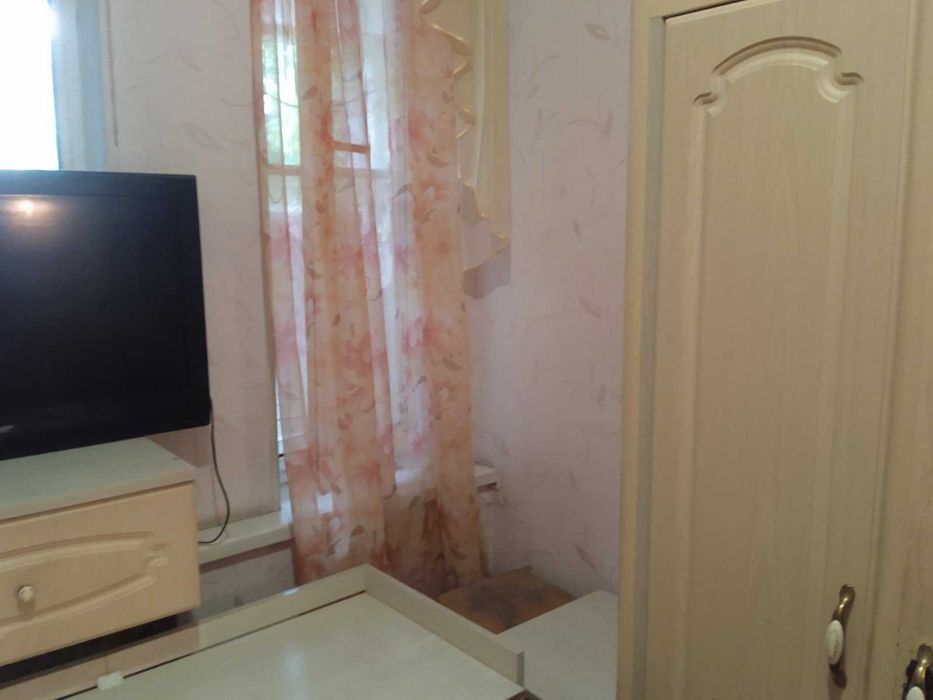 Здається кімната на Короваєвих дачах