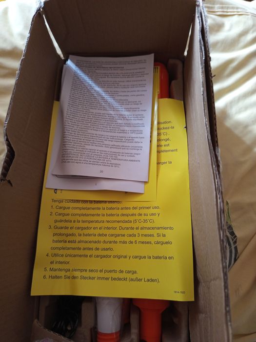 Bezprzewodowy odkurzacz basenowy