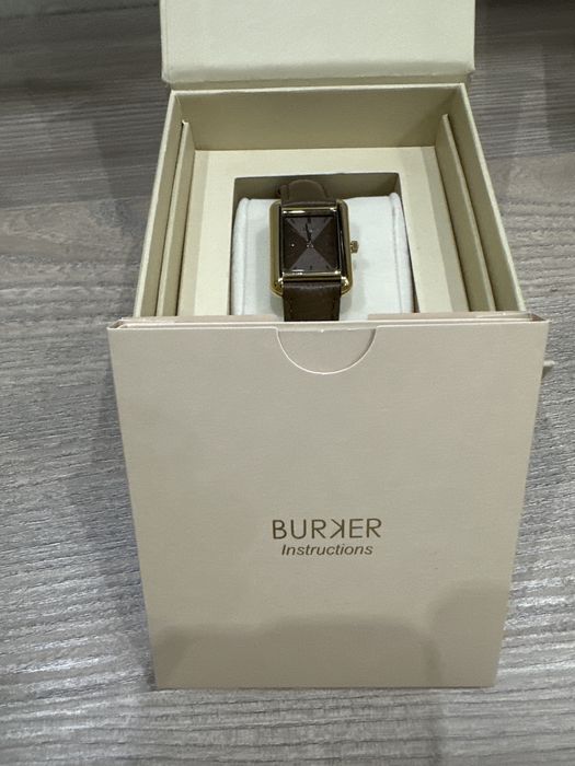 Новий годинник Burker з коричневим циферблатом
