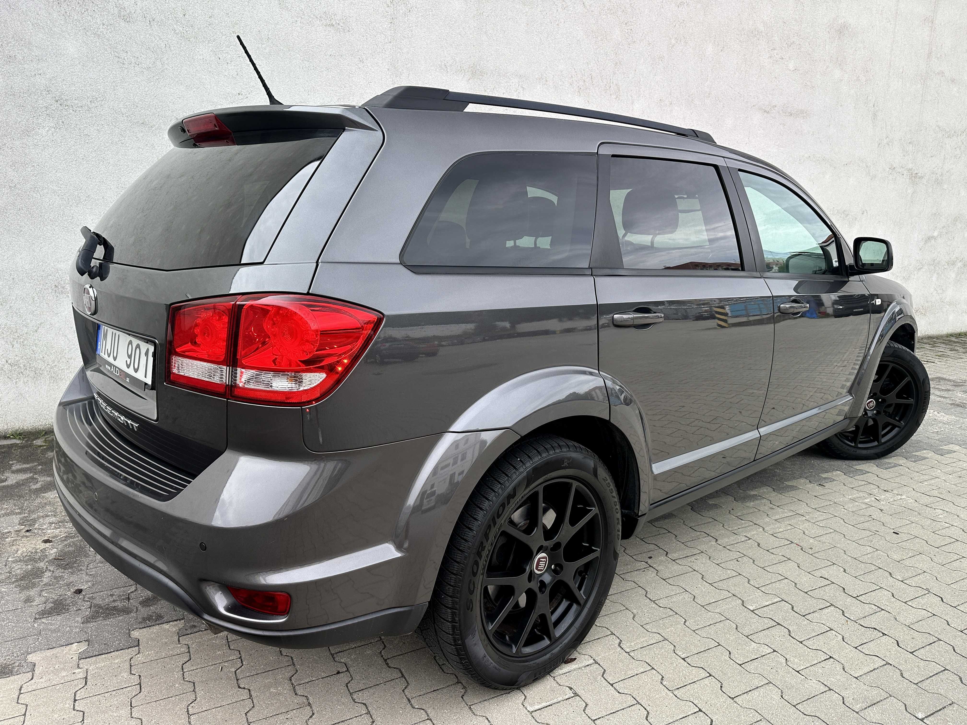 FIAT FREEMONT 2.0D 170PS AWD FULL Skóra Kamera DvD Alpine 7os BLACK 19