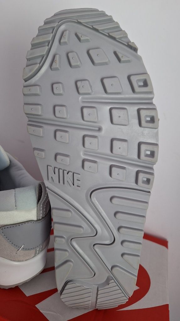 Sneakersy nowe sportowe Nike Air Max 90 Futura rozmiar 41