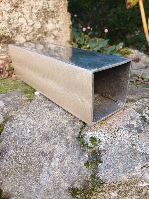 Jarra  Decorativa em Alumínio