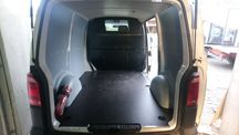 Volkswagen T6 Transporter L1H1 Zabudowa przestrzeni ładunkowej