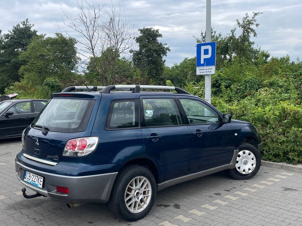 Mitsubishi Outlander 2.0 LPG//4x4//dobry stan//alysu//nowe czesci//