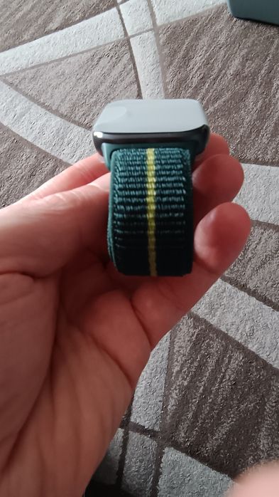 Motorola moto watch fit