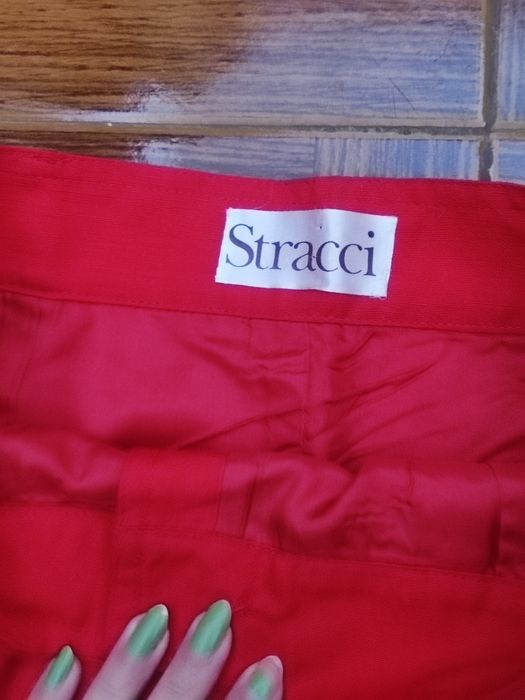 Saia vermelha com botões (tam 36)