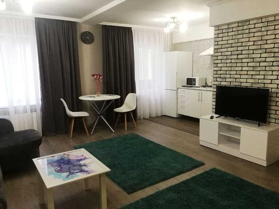 1 кмн квартира-студія центр Аврора, малий ринок,1 поверх