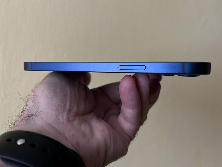 Iphone 12.  64г.  АКБ 87%