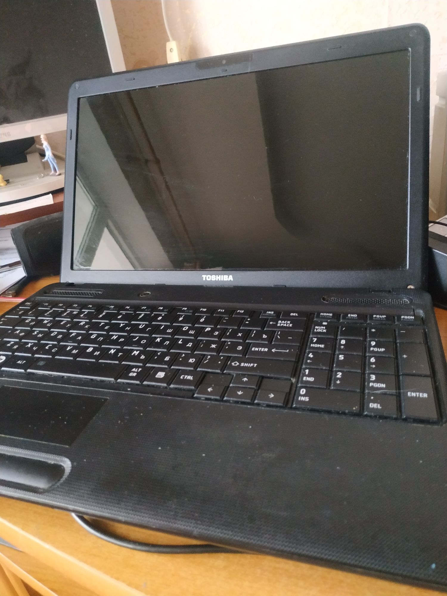 Ноутбук Toshiba c660