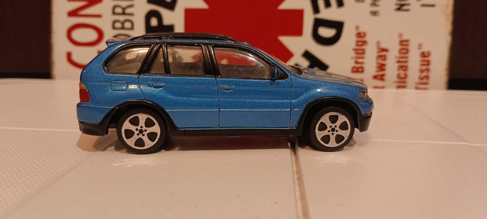 Maisto bmw x5 skala 1:43