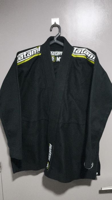 Kimono Tatami M4 – Novo

Kimono Tatami preto, tamanho M4. Novo, nunca