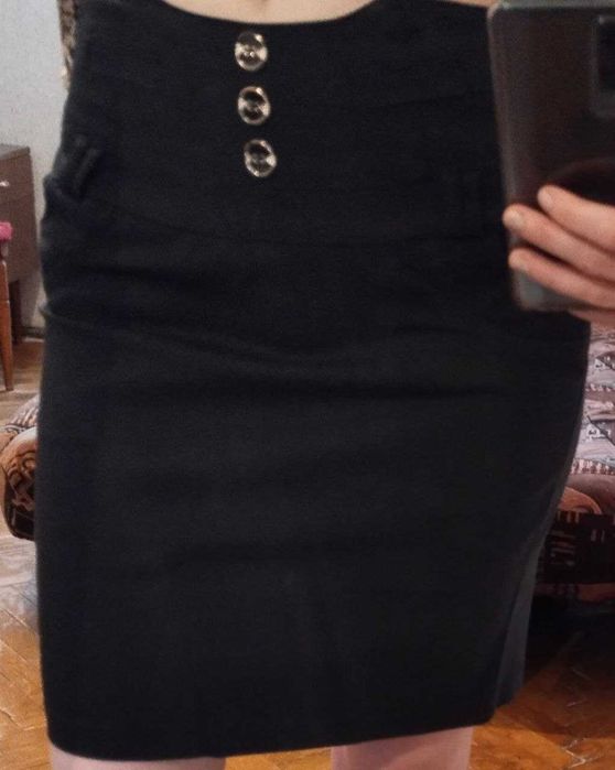 Продаётся черная юбка