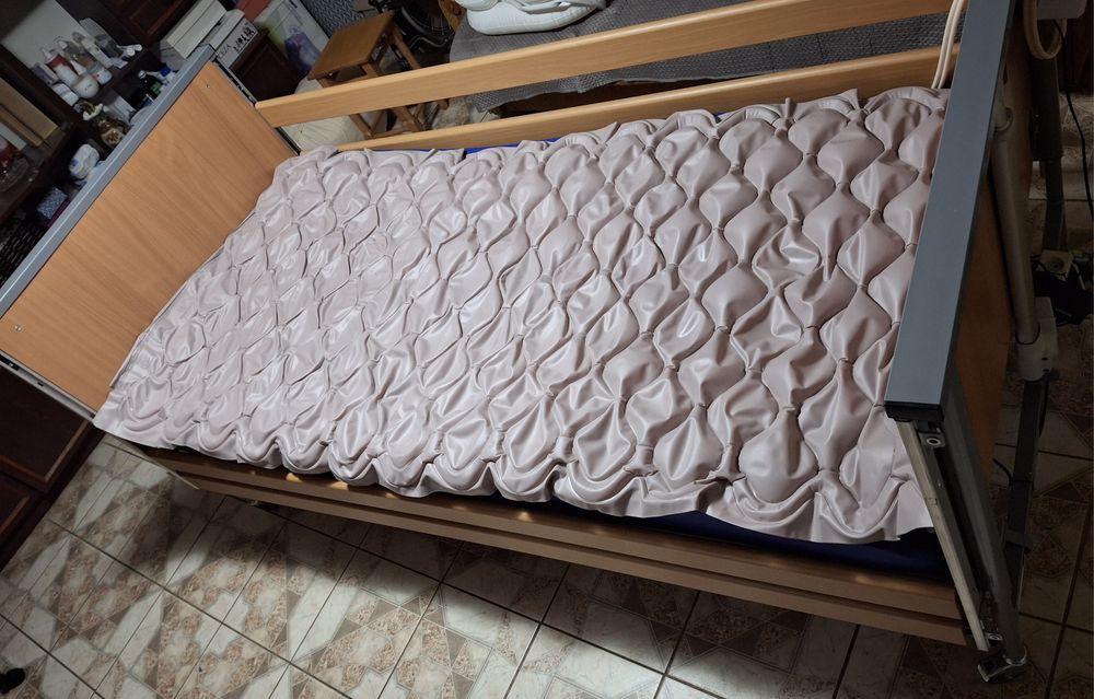 Materac przeciwodleżynowy