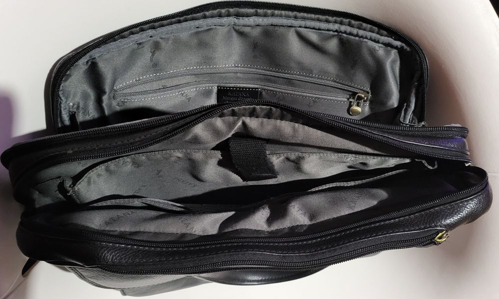 Mala em Pele Katana, Documentos e Portátil