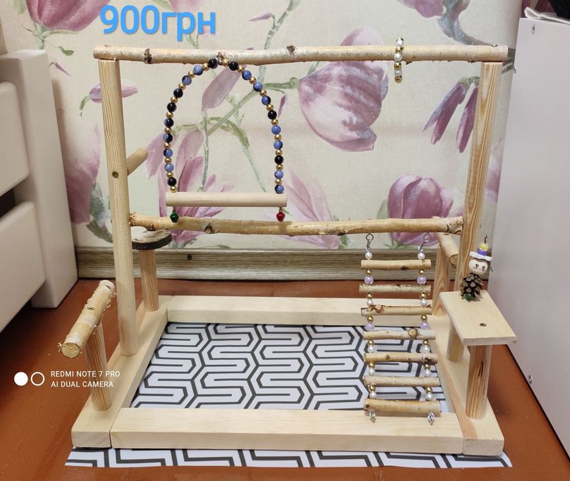 Присада для папуг, стенд