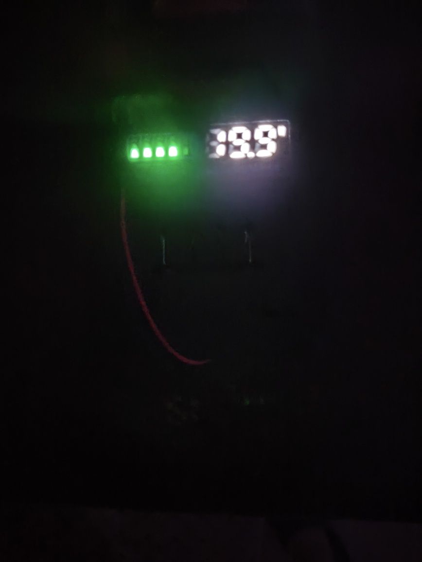 Tester napięcia baterii elektronarzędzi