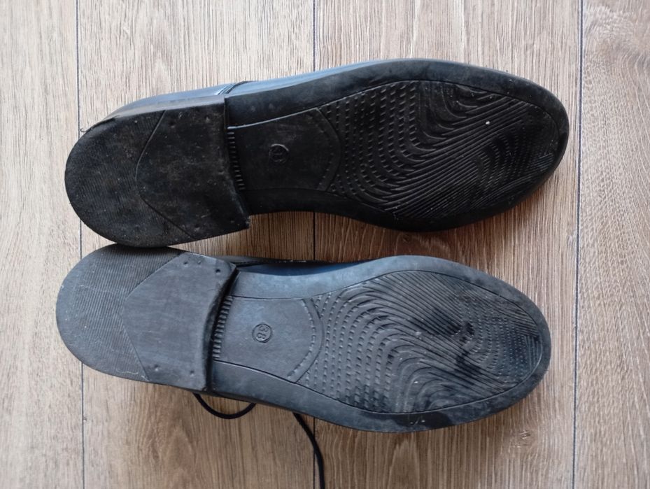 Buty wizytowe, komunijne że skóry kmk roz. 38 di. wkładki 25,5 cm