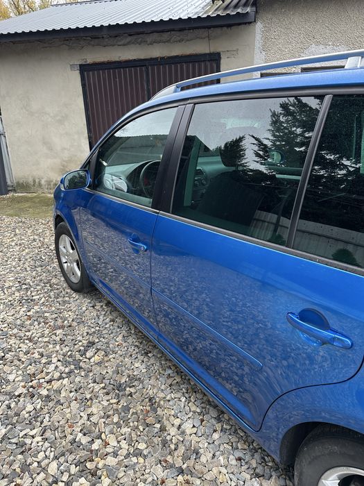 Продам сімейне авто.вкладень не потребує.