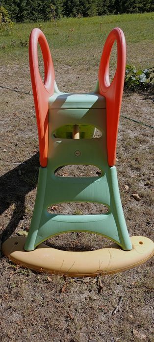 Zjeżdżalnia smoby plus piaskownica.