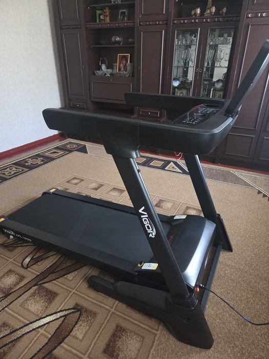 Бігова доріжка на 150 кг. Vigor XPL1200.