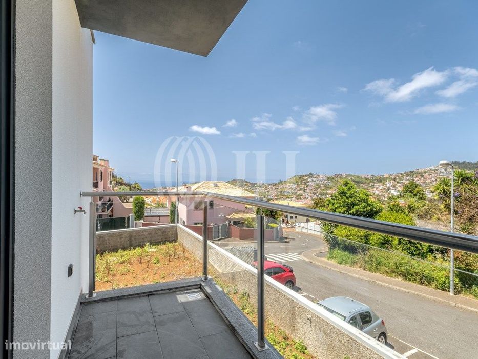 Moradia geminada T3 com em São Roque, Funchal