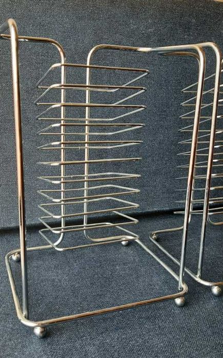 Par de suportes em metal para 20 CDs