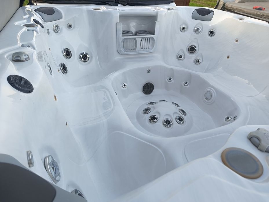 Jacuzzi całoroczne Vita Spa system Balboa