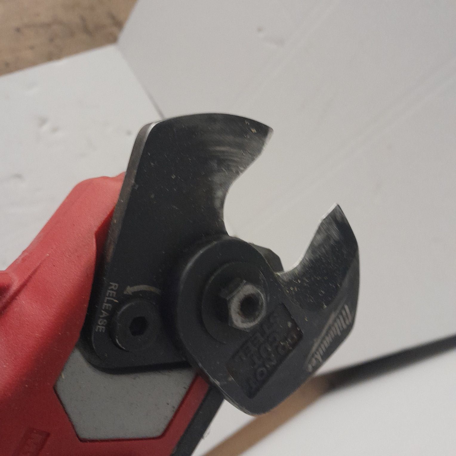 Obcinak Kabli Milwaukee M12CC