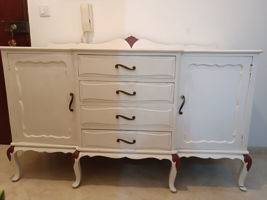 Aparador antigo restaurado