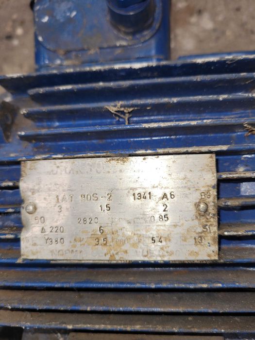 Motor trifasico IAT