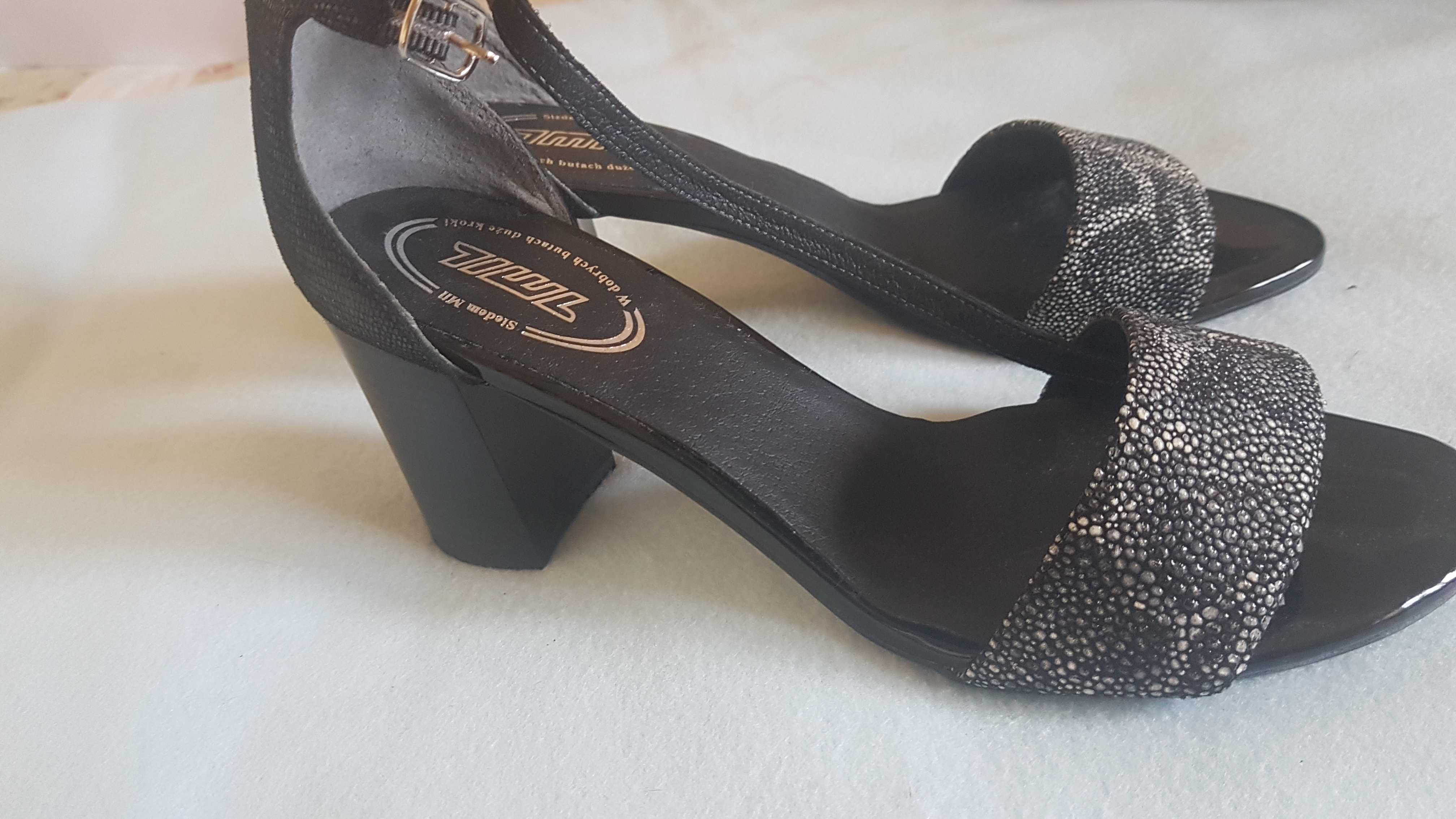 Sandały skórzane  na słupku kolor czarny i czarno-srebrny rozmiar 39