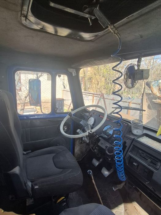 Продам ЗИЛ мусоровоз.Лодка