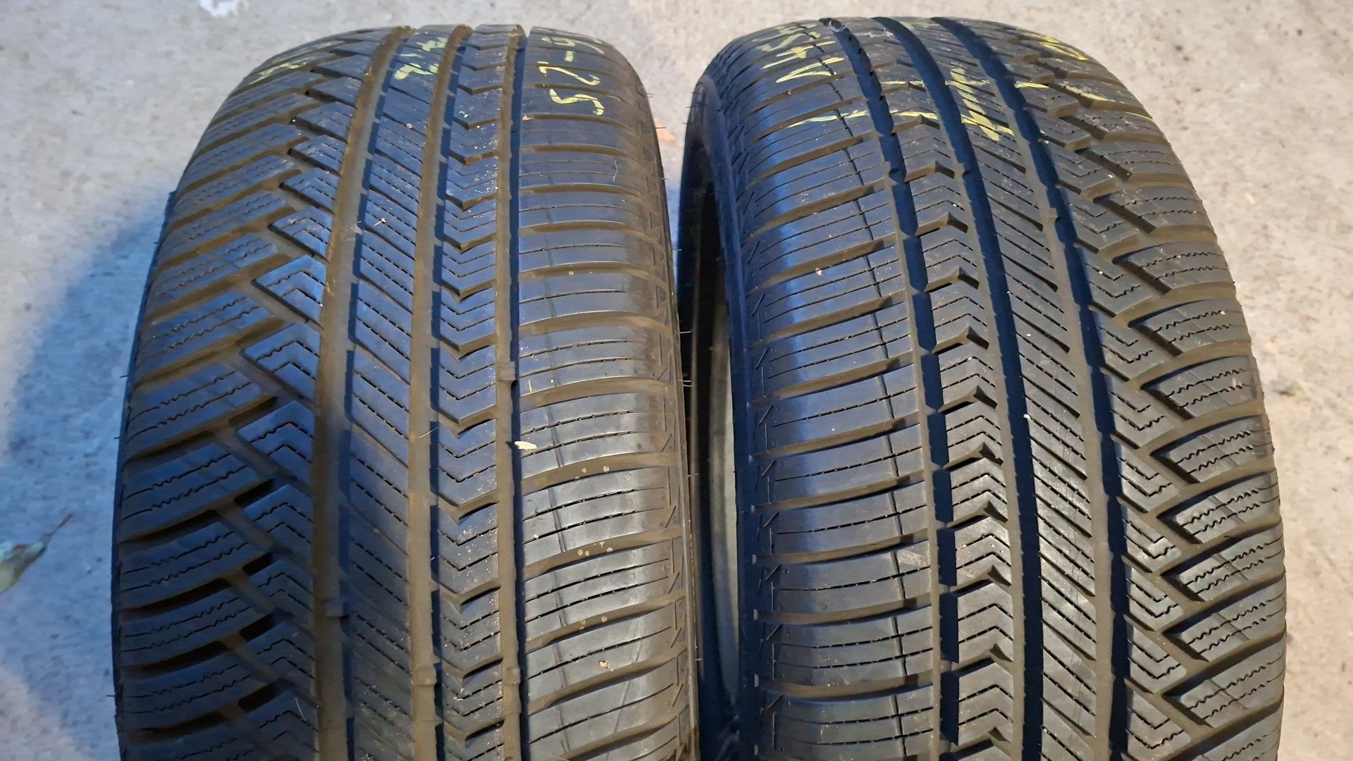 225 55r17 2szt wielosezonowe Sailun 4seasons pro jak nowe