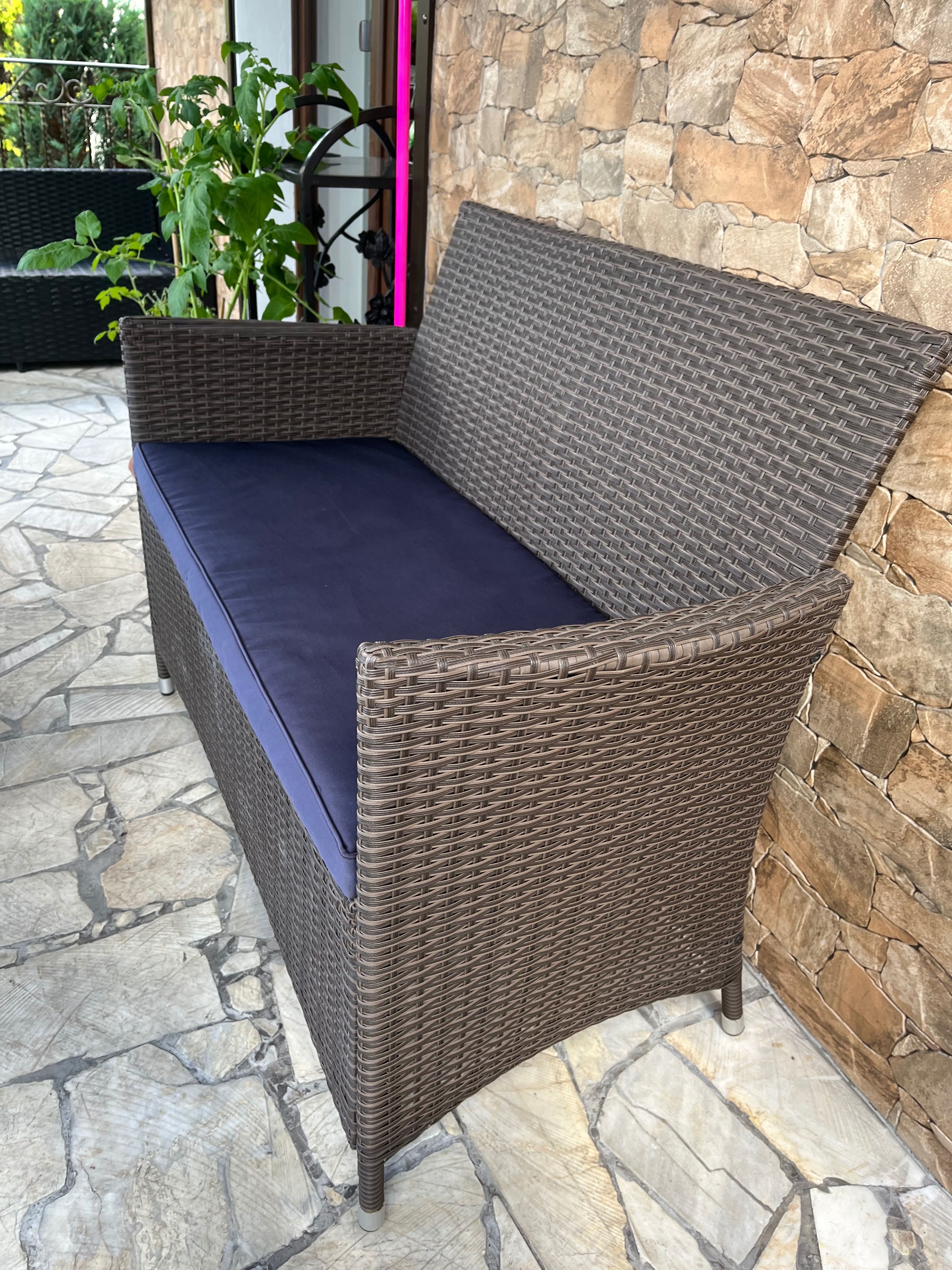 Sofa dwuosobowa z technoratanu