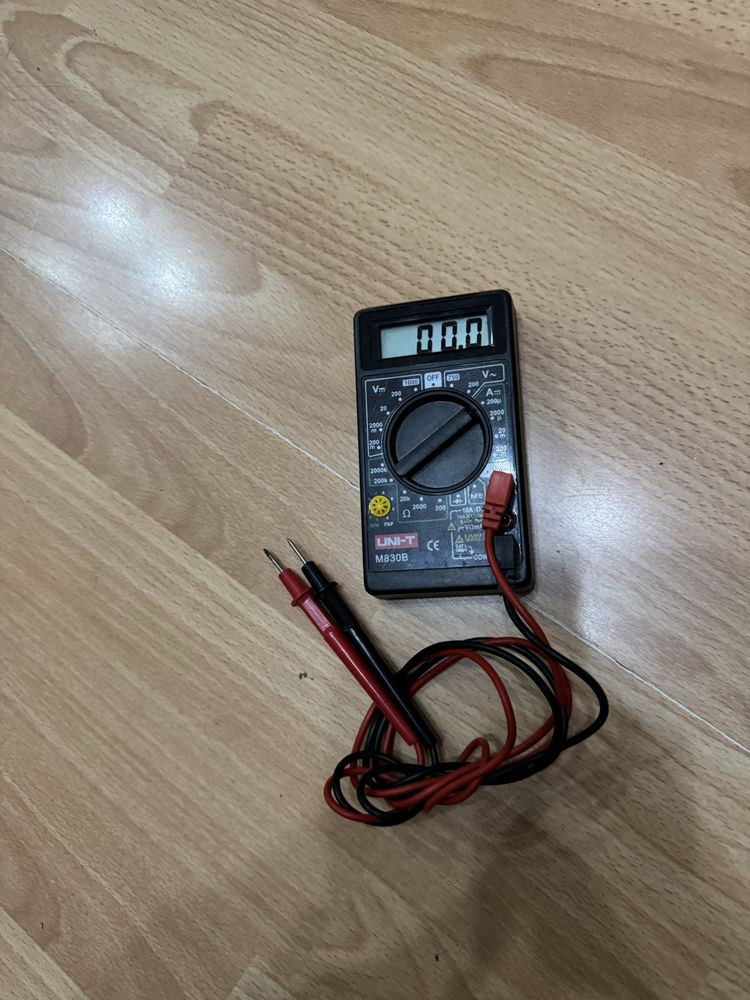 Sprawny Miernik uniwersalny multimetr tester Uni-T M830B