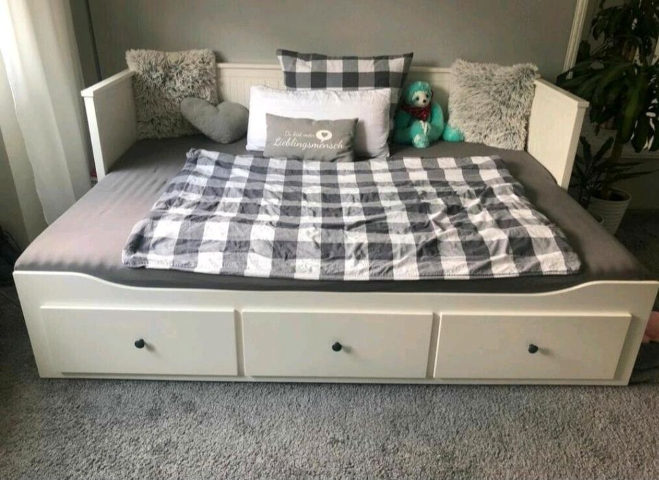 Łóżko białe ikea hemnes leżanka 80x200 na 160x200 stan bdb 2 materace