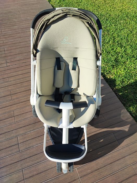 Carrinho de Bebé Quinny