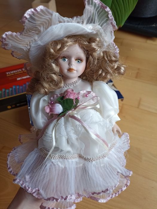 Lalka porcelanowa