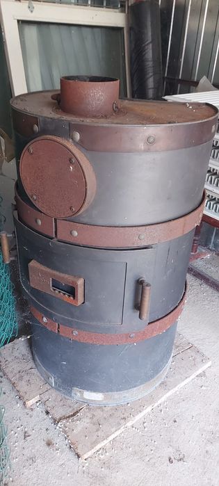 Piec szamotowy do ogrzewania budynk, wewnętrzny.