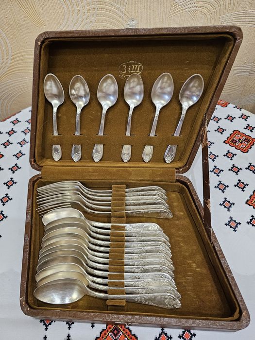 Столові мельхіорові набіри.