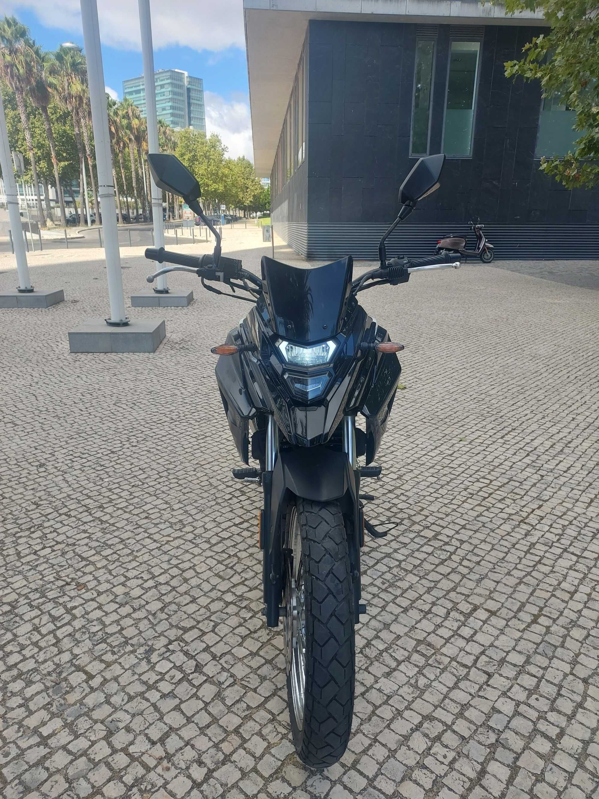 Moto 125cc chama