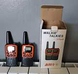 Conjunto de 2 Walkie Talkies UHF para Exterior com Display LCD