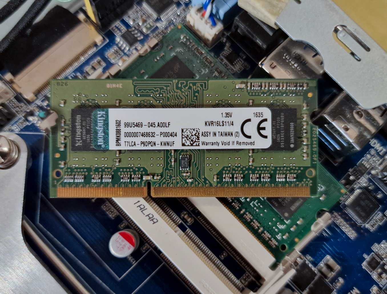 Komputer ALL-IN-ONE Gigabyte GB-AEBN (i3/8GB/1TB/18,5')