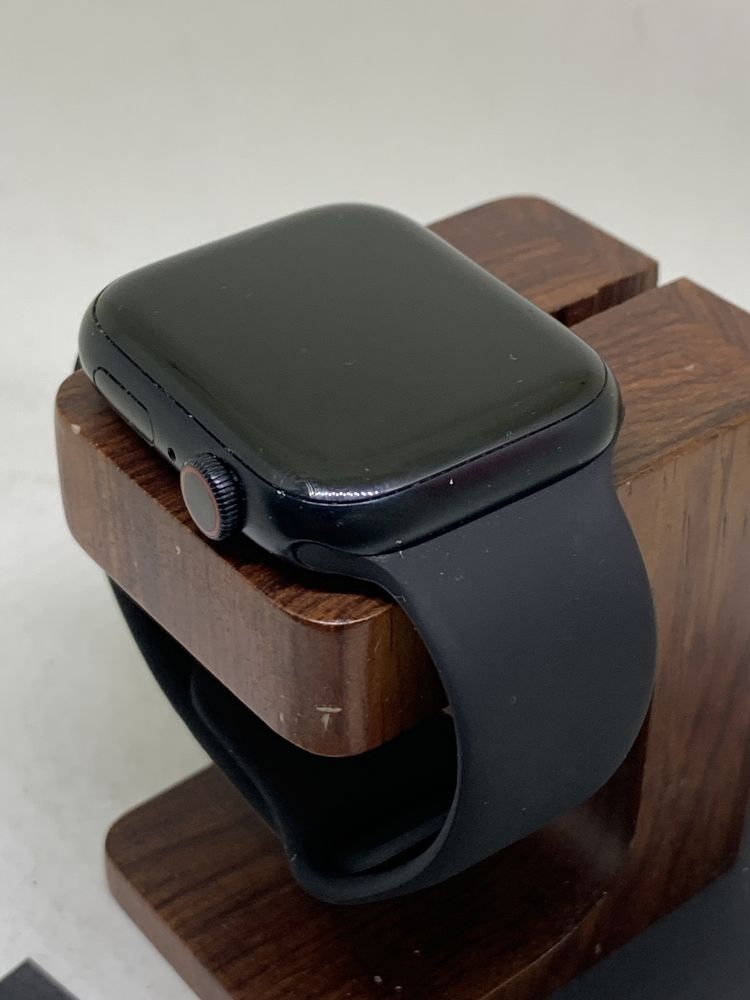 Оригінальні  Apple watch series 7 45  mm space gray