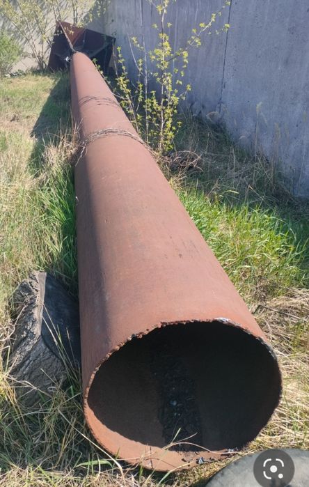 Труба металева з станиною