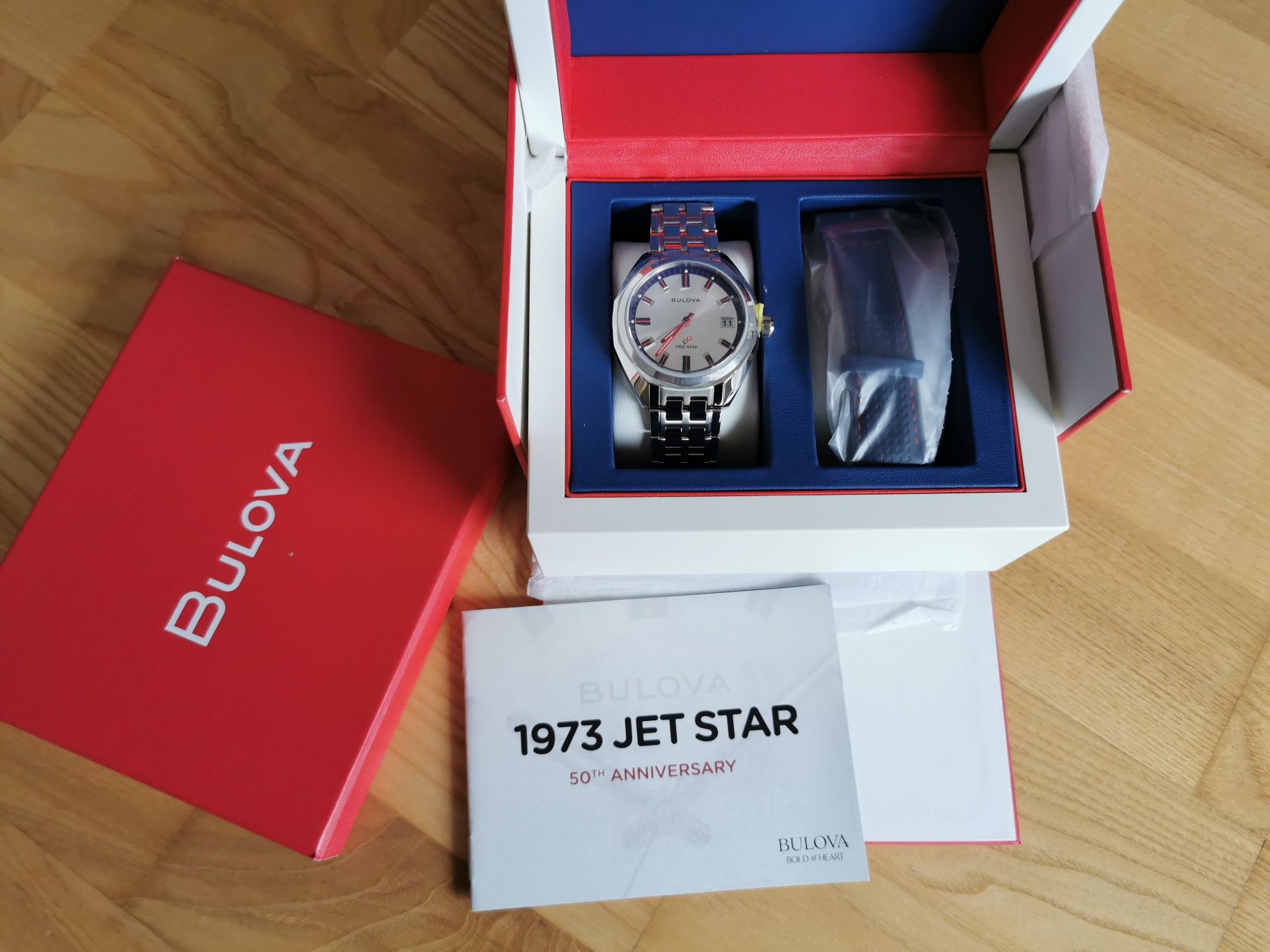 Zegarek Bulova Jet Star Limited Edition z dodatkowym paskiem