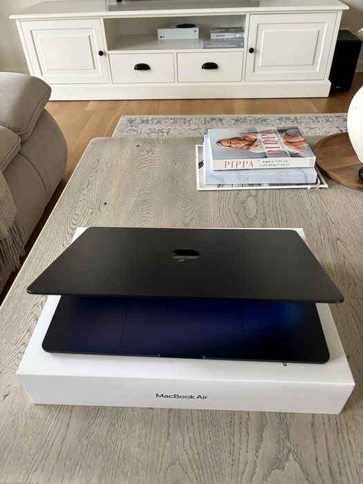 McBook Air 15.3” 2025 M4 16 GB RAM 256 SSD  Gwarancja