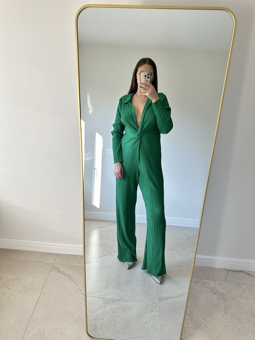Zielony długi kombinezon plisowany prettylittlething 44 wesele impreza