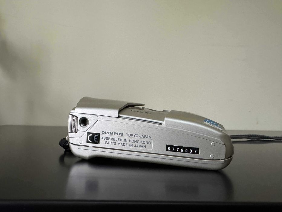 Máquina Point Shoot 35mm Olympus Mju II Dourada Testada e Funcional